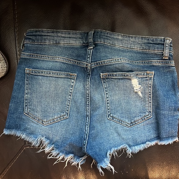 Ripped  jean shorts - Picture 3 of 3